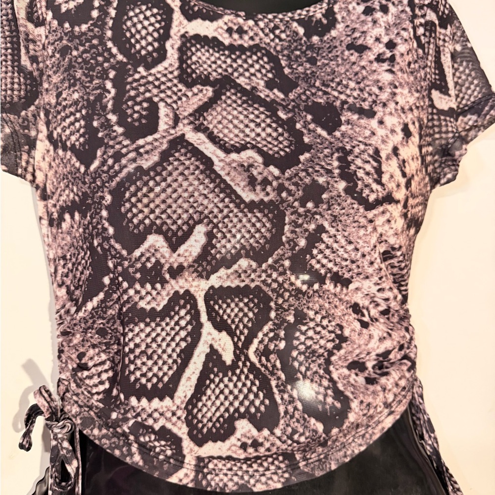 SHEIN Taupe and Black Snake-Print Short Sleeve Top